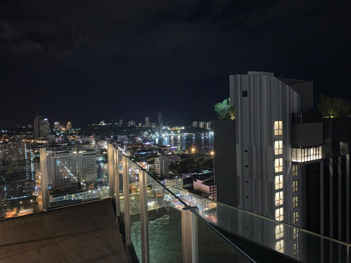 Base Condos Патая Екстериор снимка